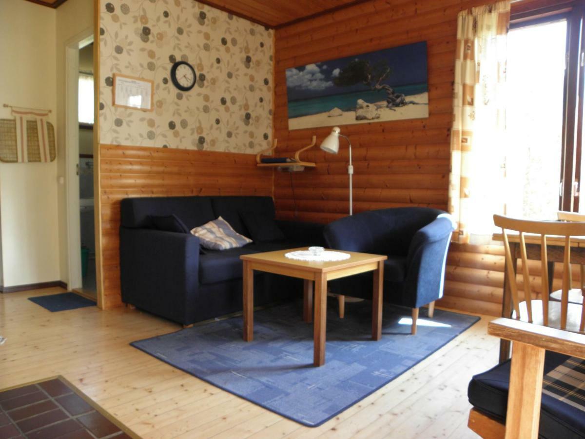 Soederoe Stugby Villa Finstrom Exterior foto