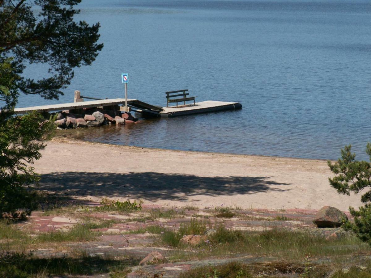 Soederoe Stugby Villa Finstrom Exterior foto